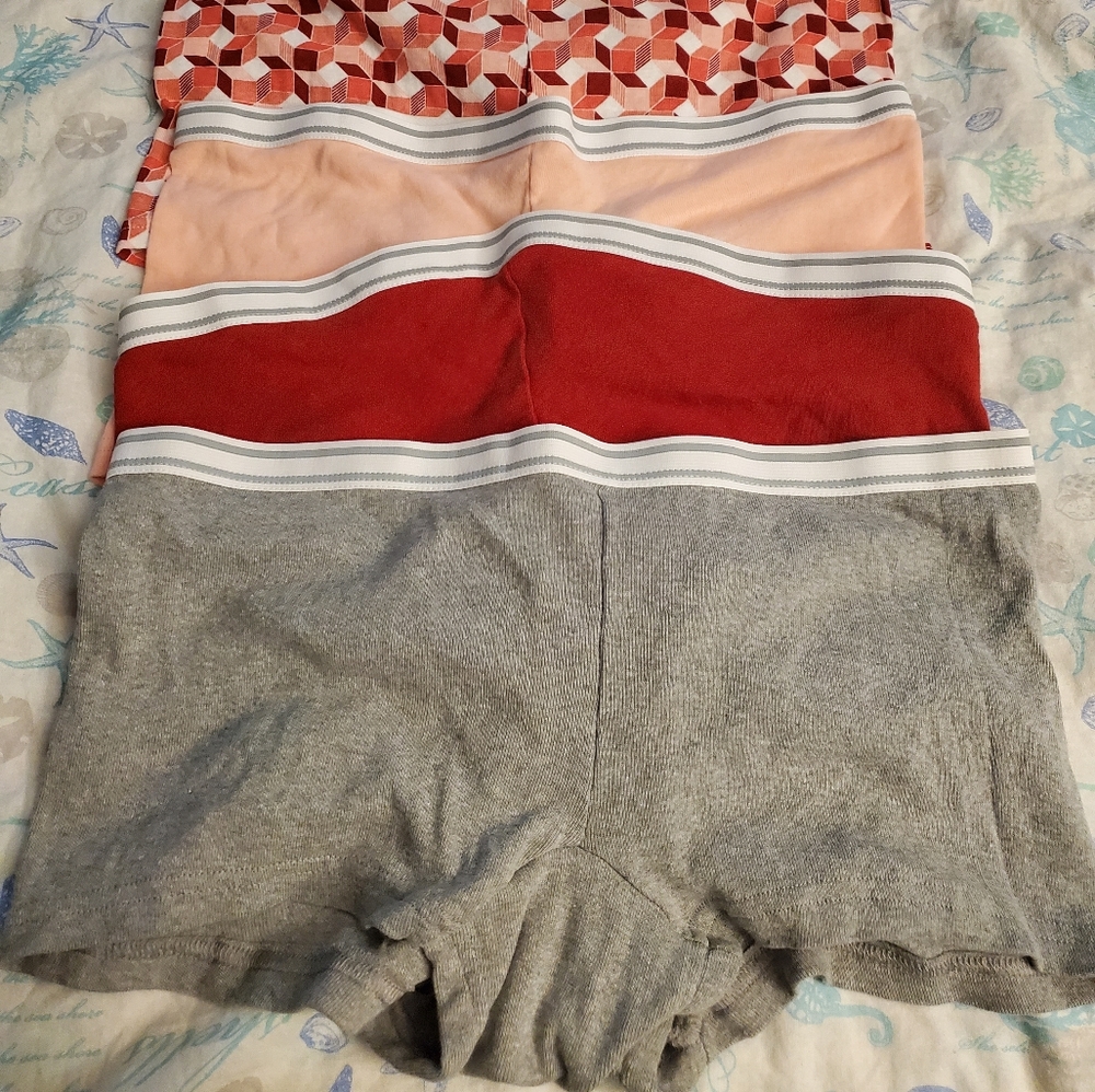 Hanes boxer briefs, size 9
